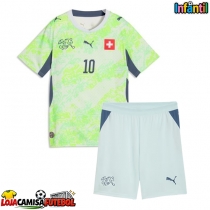 Camisa de Futebol Suíça Granit Xhaka #10 Equipamento Secundário Infantil Mundo 2026 Manga Curta (+ Calças curtas)
